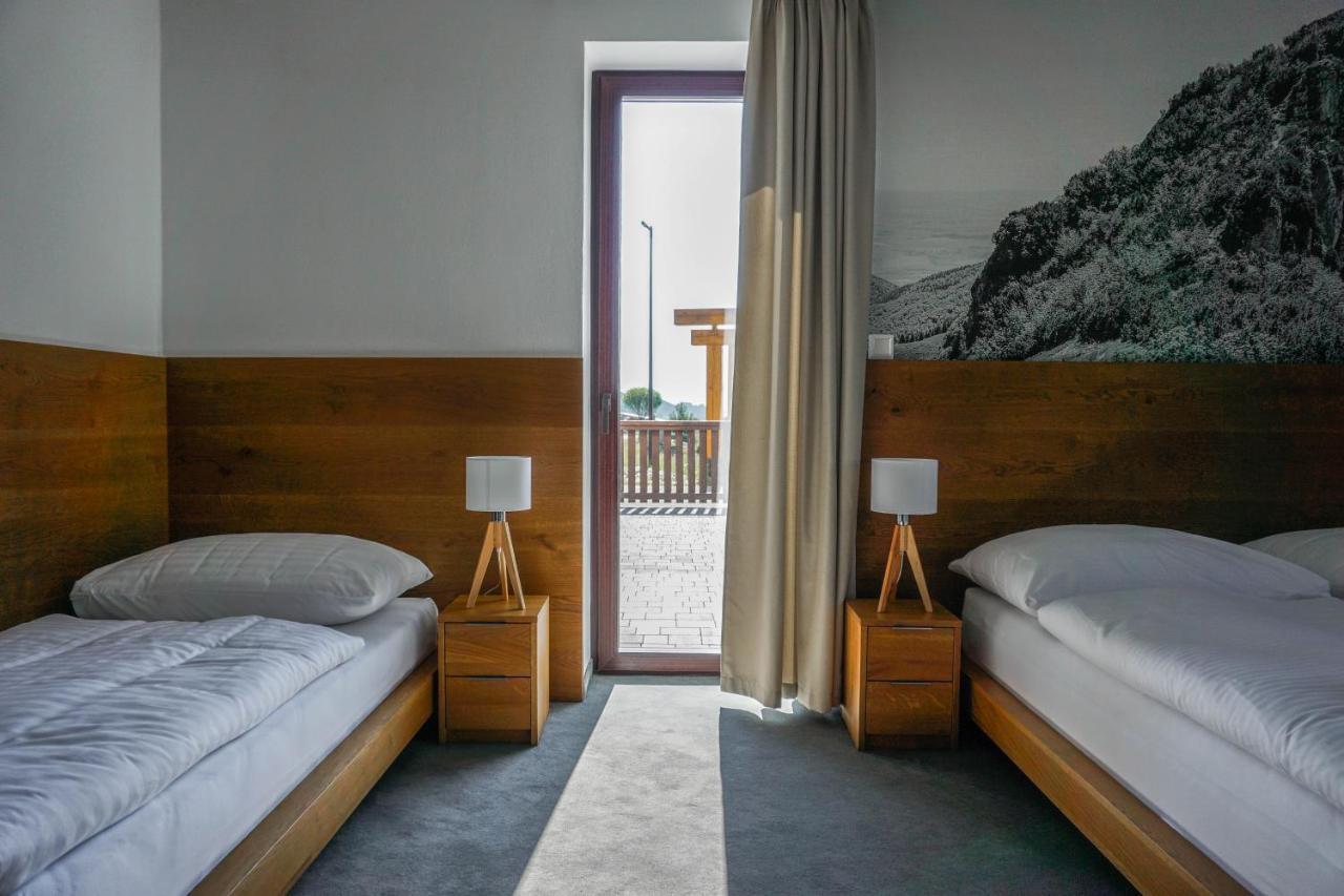 Apartmány GOLF&SKI Valča Esterno foto