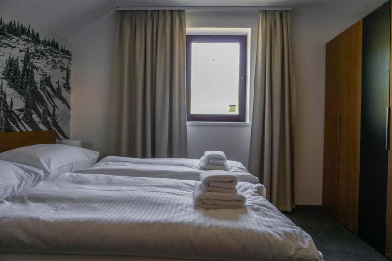 Apartmány GOLF&SKI Valča Esterno foto
